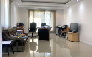 Casa la cheie! Vanzare casa cu 4 camere in Priseaca - Poză 3