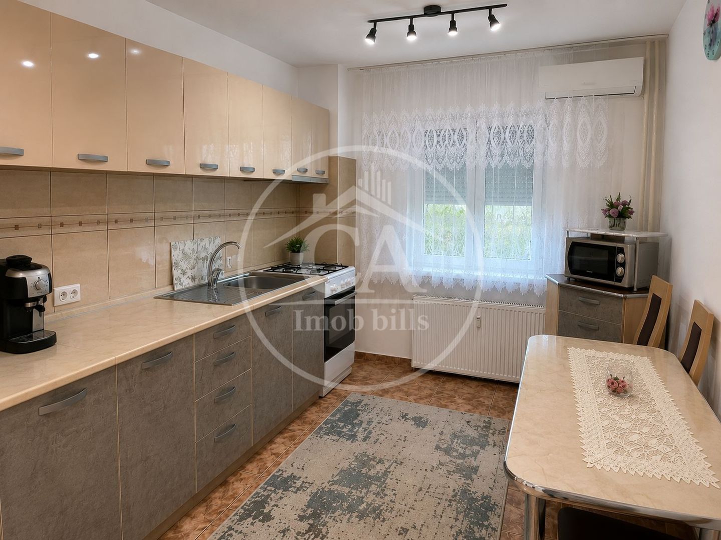 Apartament cu 3 camere de închiriat în zona Rogerius, Oradea - Poză 1