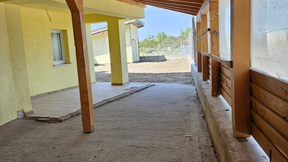 Vila,Parter+Etaj comuna Berceni 169000 eur - Poză 9