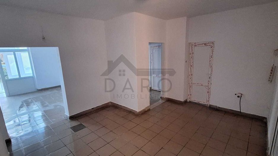 Închiriez spațiu comercial în centrul din Cristești – 75 mp - Poză 2