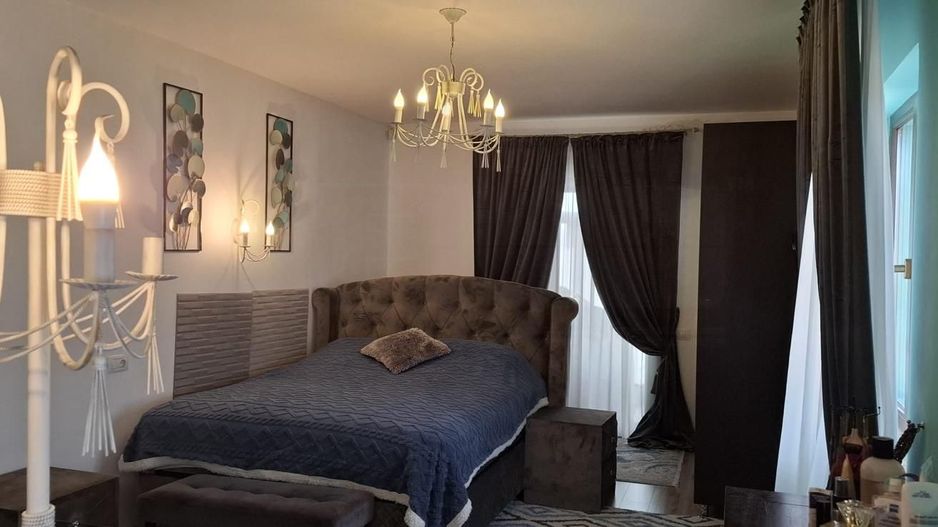 Vilă deosebită în Șcheia I 240 mp utili I teren 1000 mp I 295.000 € - Poză 15