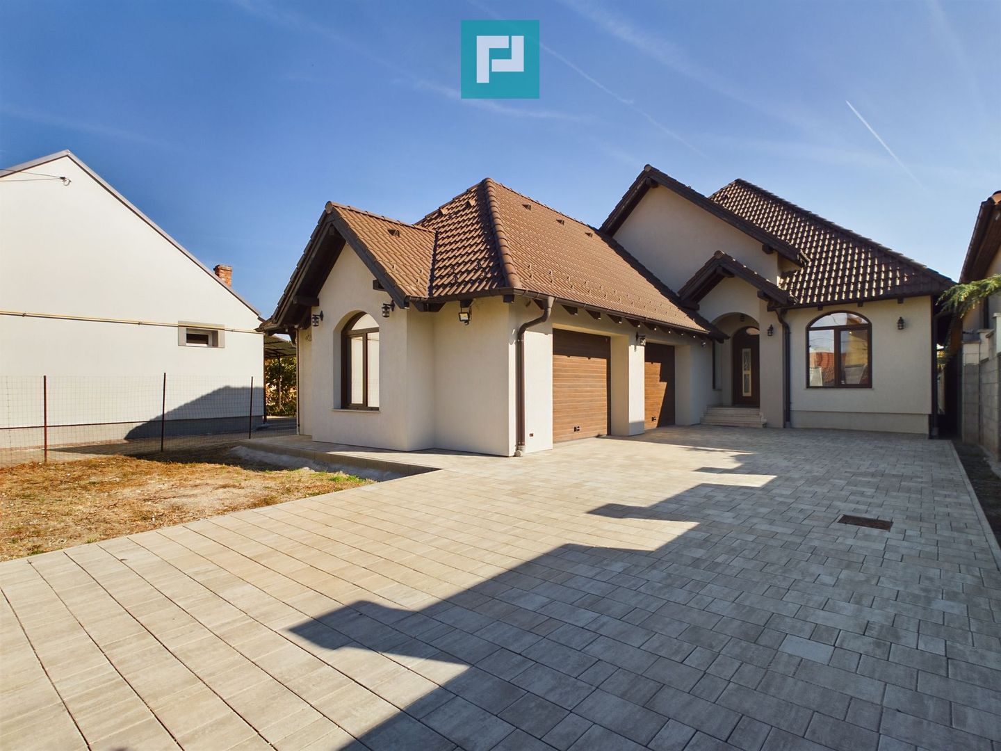 Vilă la sol cu 3 camere în Pârneava - Poză 22