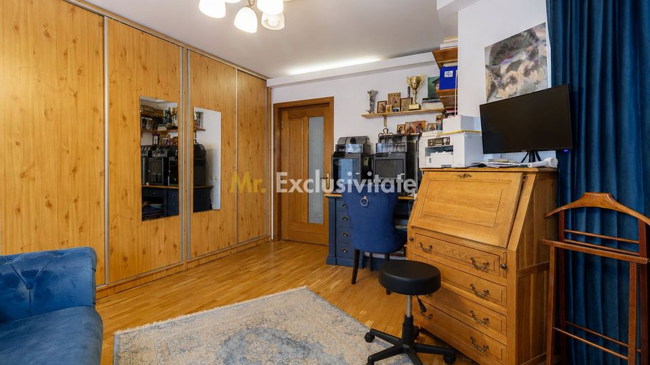 Vilă individuală cu 5 camere, piscină și curte generoasă | Mogoșoaia - Poză 24