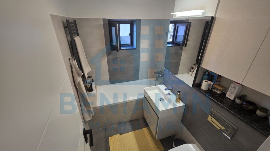 Trei camere decomandat ultra-renovat 2 bai Mcdonalds etaj 2 - Poză 7