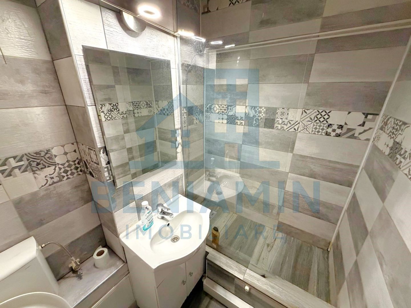 2 Decomandate Mobilat Utilat Calea Bucuresti Rotonda 52mp - Poză 10