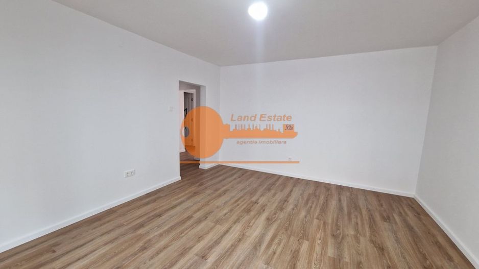 Apartament cu 3 camere in zona Nerva Traian - Poză 10