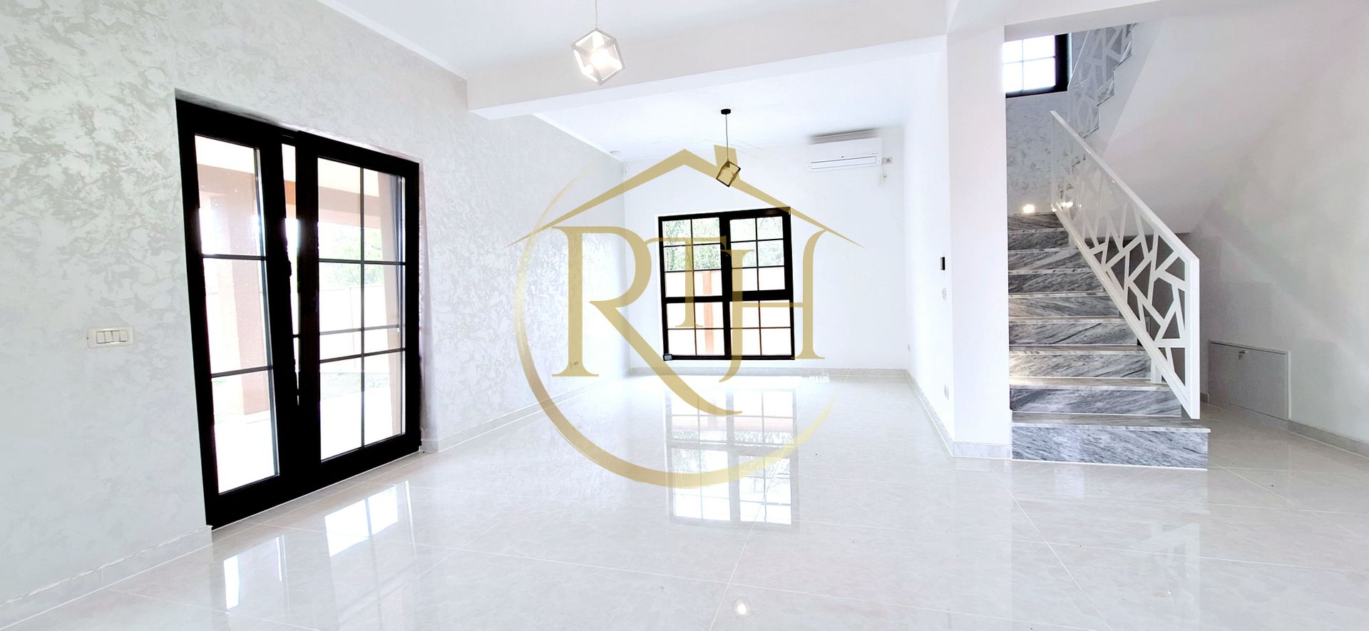 Oferim spre vanzare casa deosebita, cu 5 camere, Giroc, zona Centrala. - Poză 1