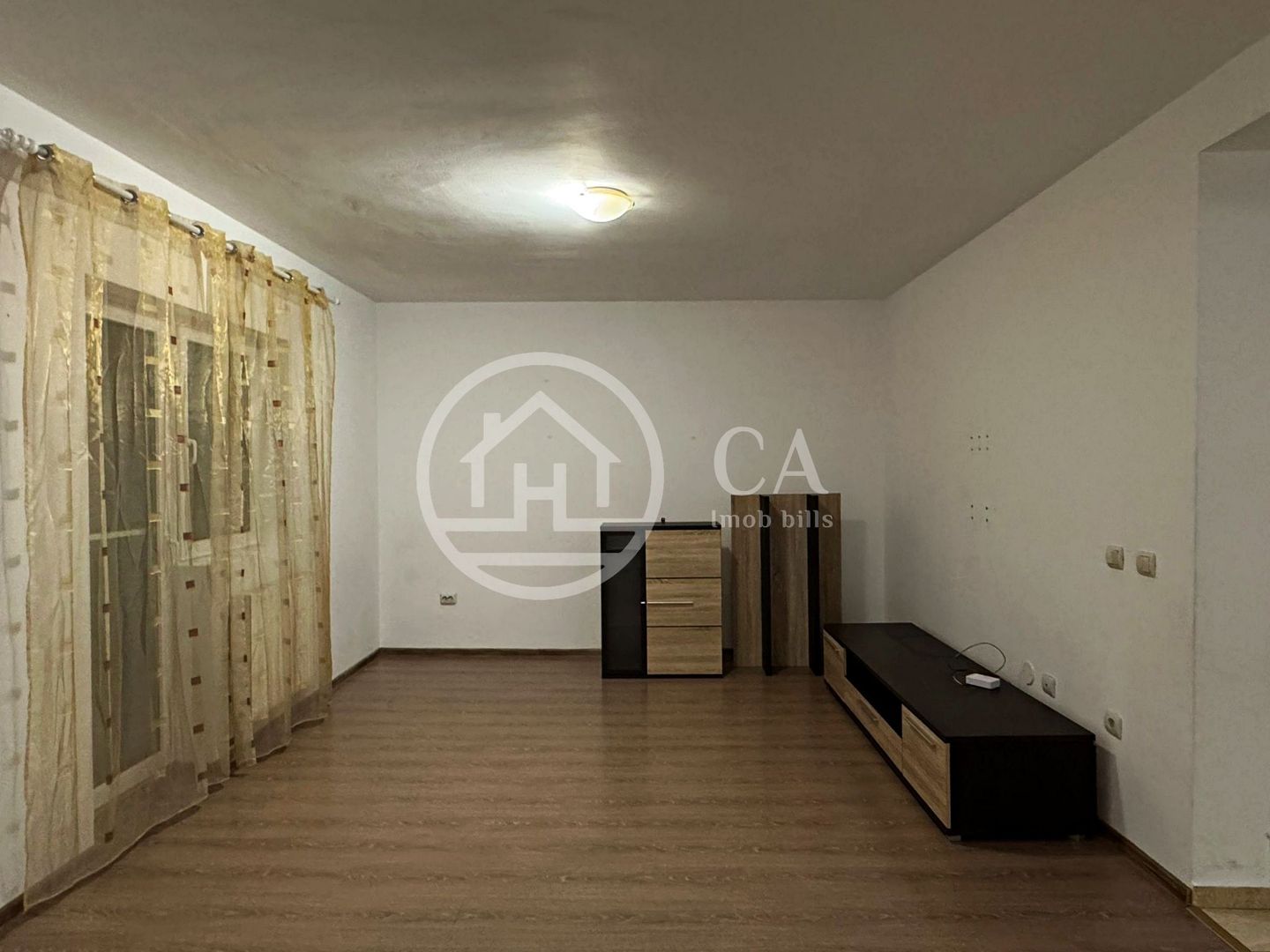 Casă de închiriat cu 4 camere în Cartierul Europa, Oradea - Poză 16