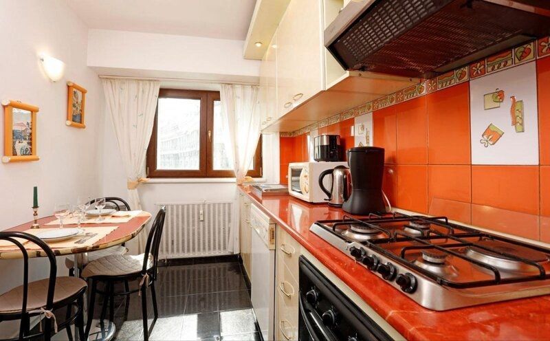 Piata Victoriei, Buzesti - Poză 5