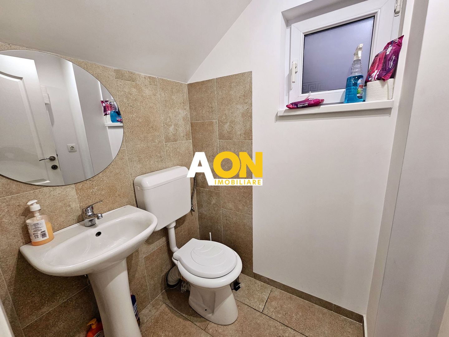 Casa cu doua corpuri, 5 camere, 1580 mp teren, Dealul Furcilor - Poză 11