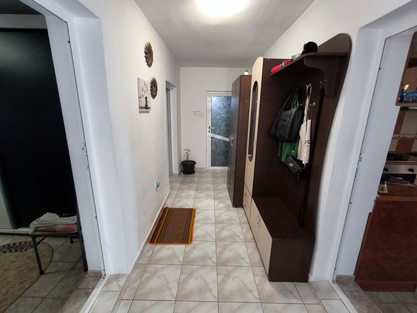 VIILE NOI - casa cu o curte generoasa disponibila imediat - Poză 14