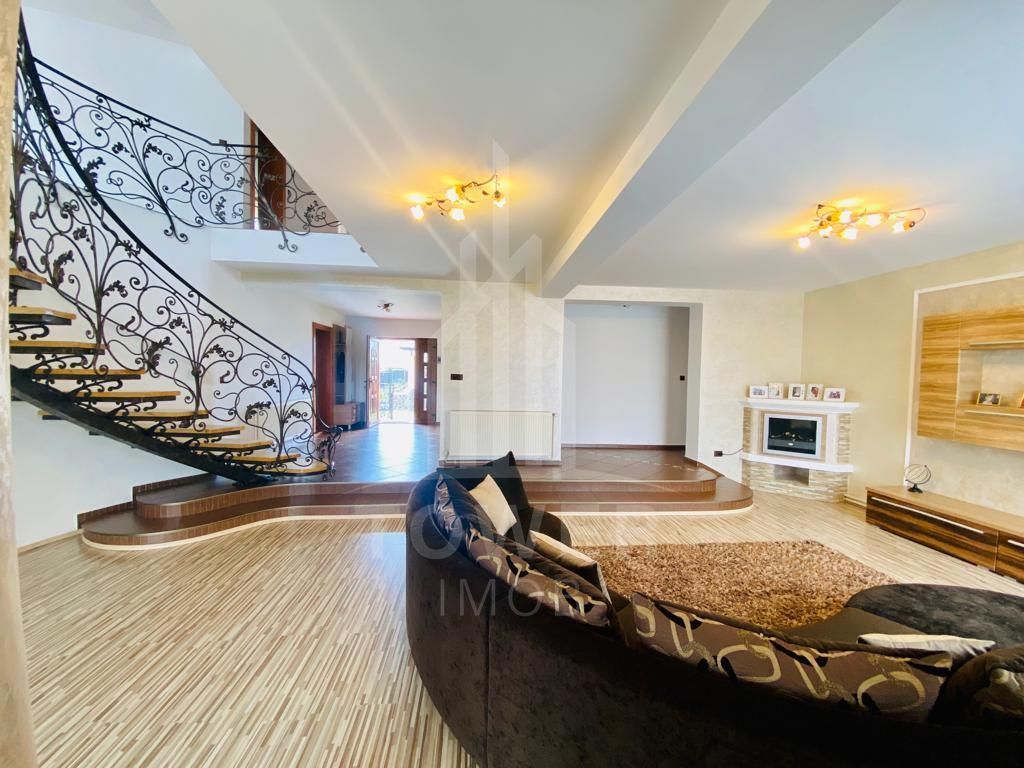 Casă 8 camere de vânzare | zona Terezian - Poză 1