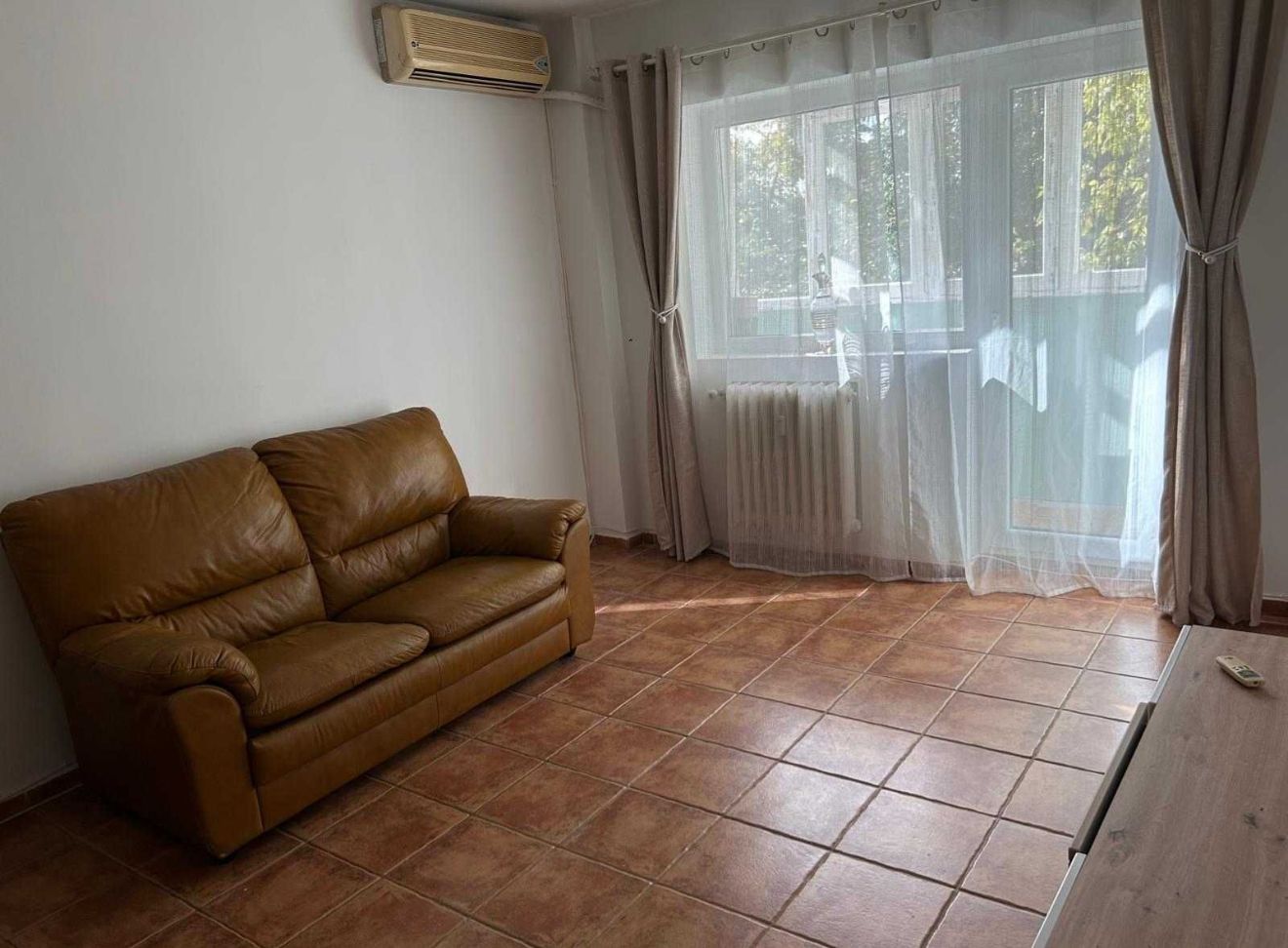 AP. 3 CAMERE DACIA, BUCATARIE INCHISA, METROU 5 MINUTE, REABILITAT - Poză 1