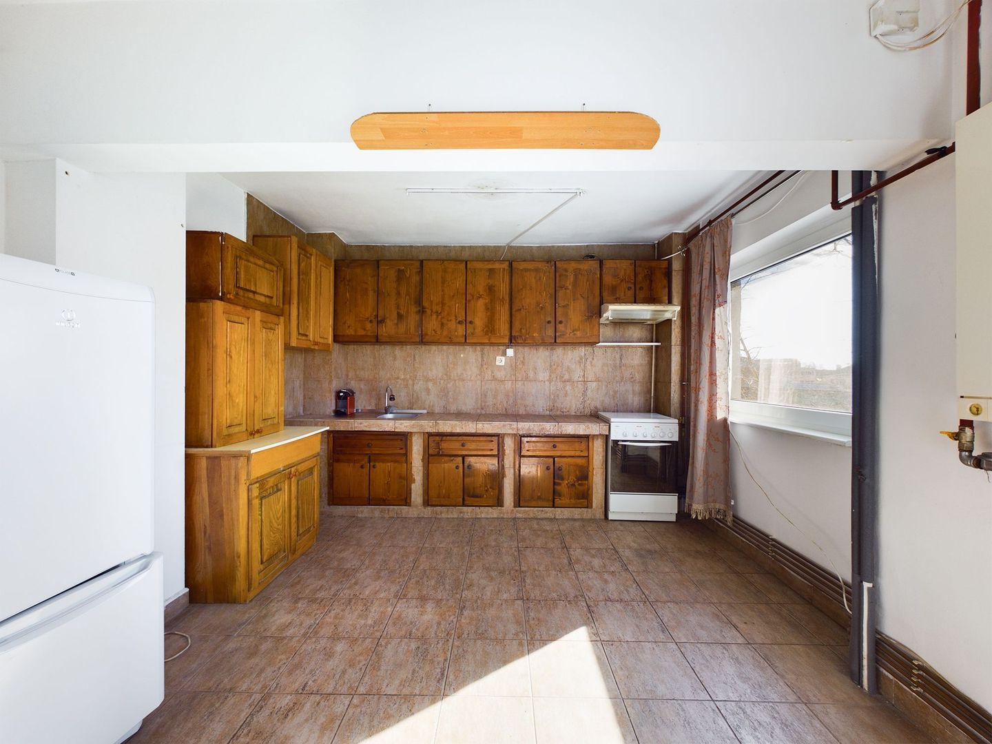 Apartament decomandat zona UTA - Poză 1