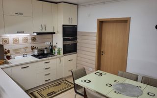 Casă de Vânzare | Piscină Interioară | Spațiu de Relaxare - Poză 5