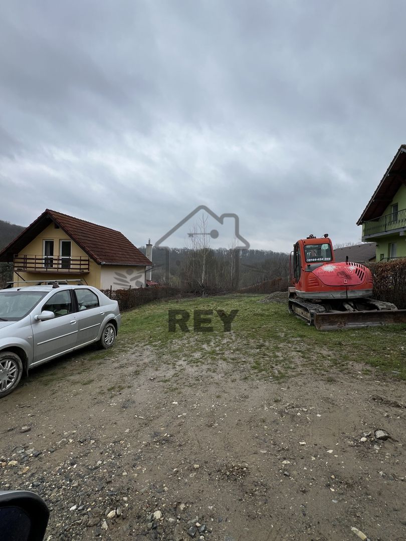 Se vinde teren intravilan Cisnadioara - Poză 1