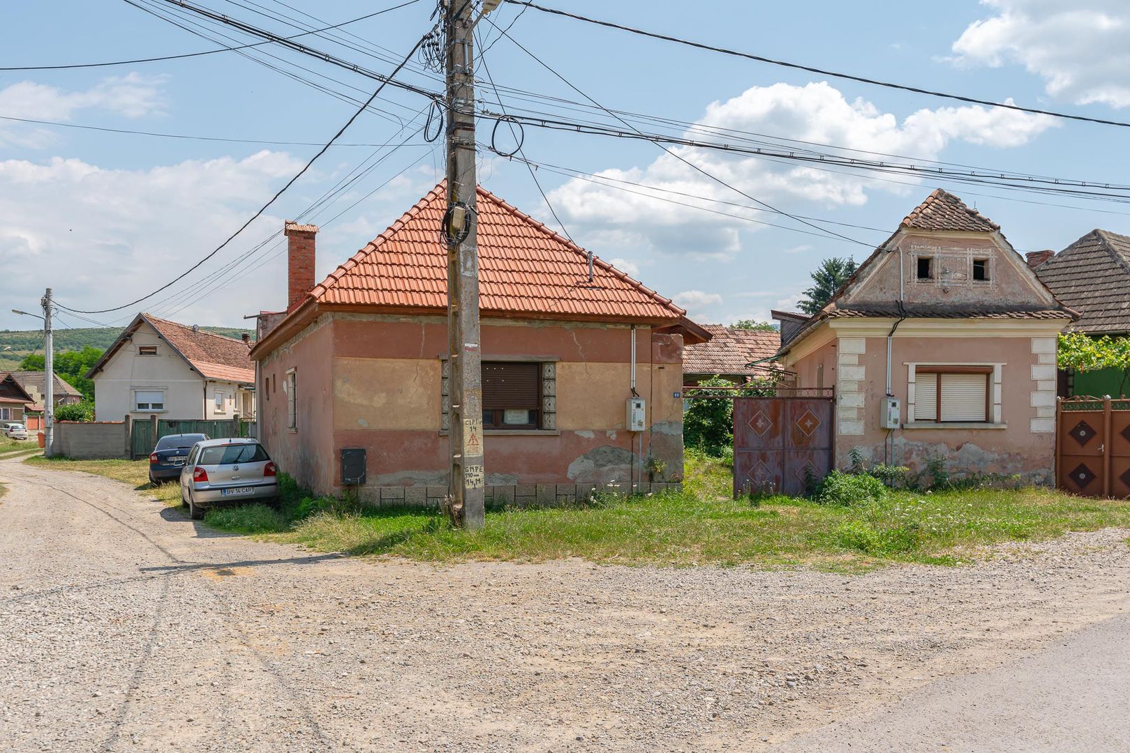 Casa in Purcareni, strada Principala - Poză 1