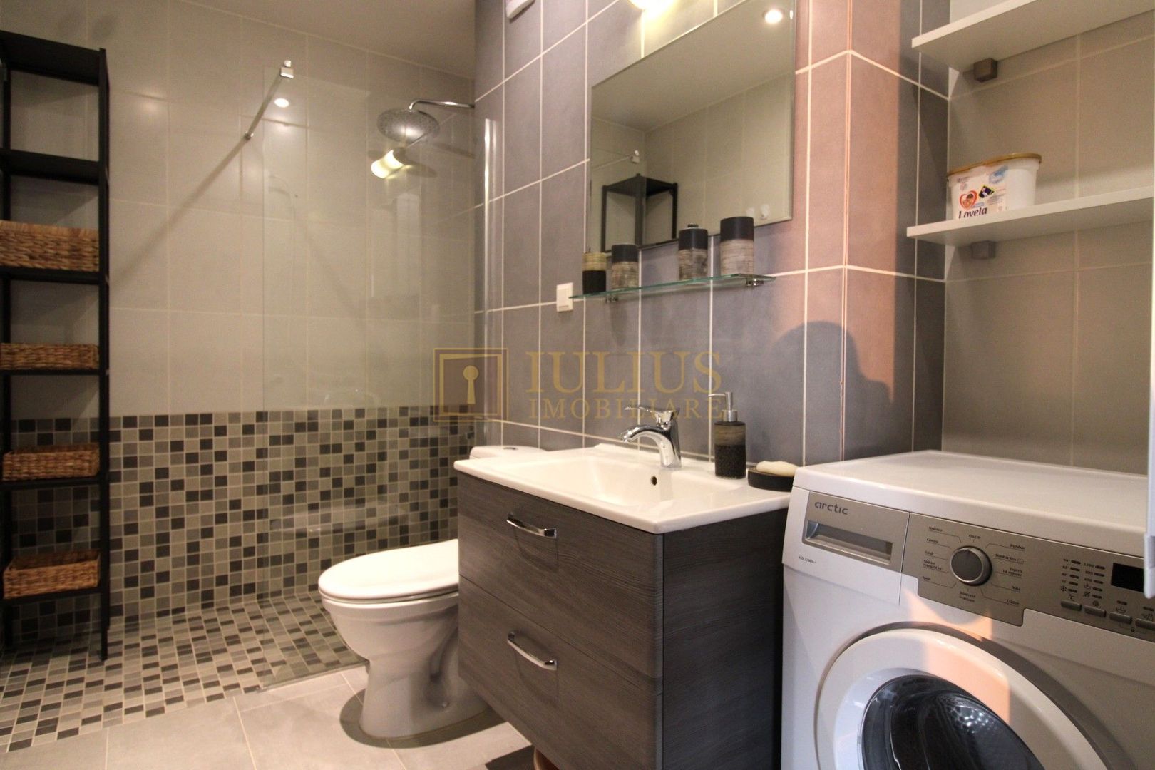Complex Uranus, spatios, mobilat modern; boxa inclusa. - Poză 11