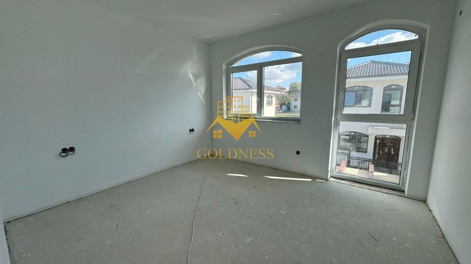 Casa 4 Camere Semifinisata, 2 Garaje, Curte 450mp, Terase 93mp, Dezmir - Poză 5