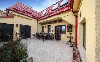 Casă deosebită de vânzare în centrul Brașovului - Poză 2