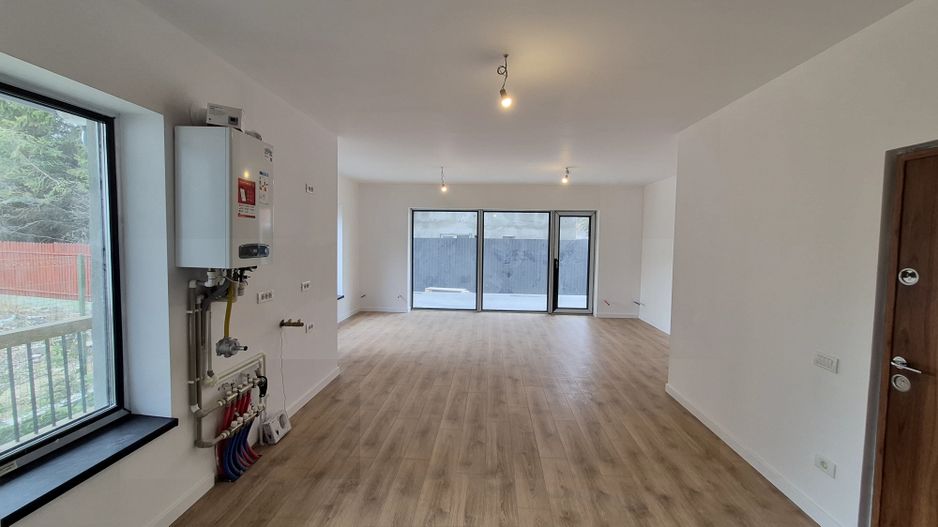 Apartament cu 2 camere 48,90 mp + 21,90 mp terasele + loc de parcare - Busteni - Poză 2