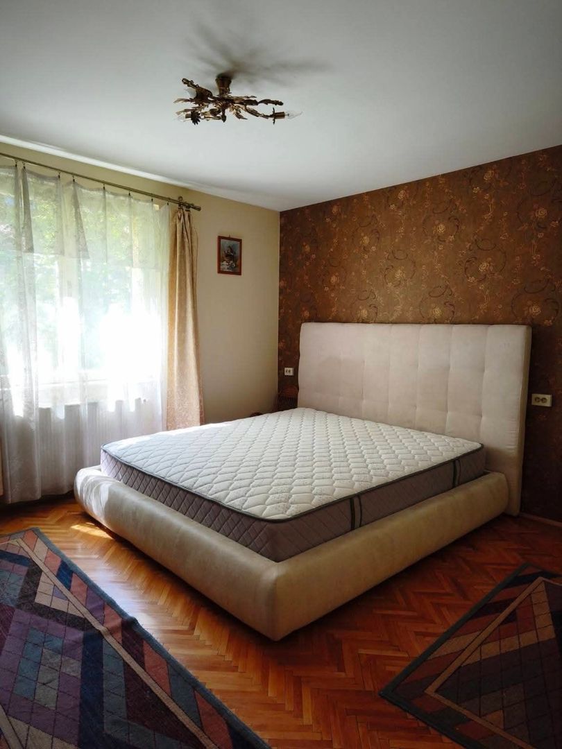 Apartament 4 camere in zona UMFST ( Romanu Vivu ) - Poză 1