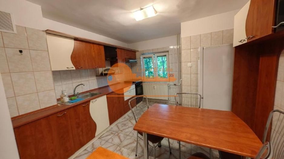 Apartament cu 3 camere in zona Teatrul Masca - Poză 1