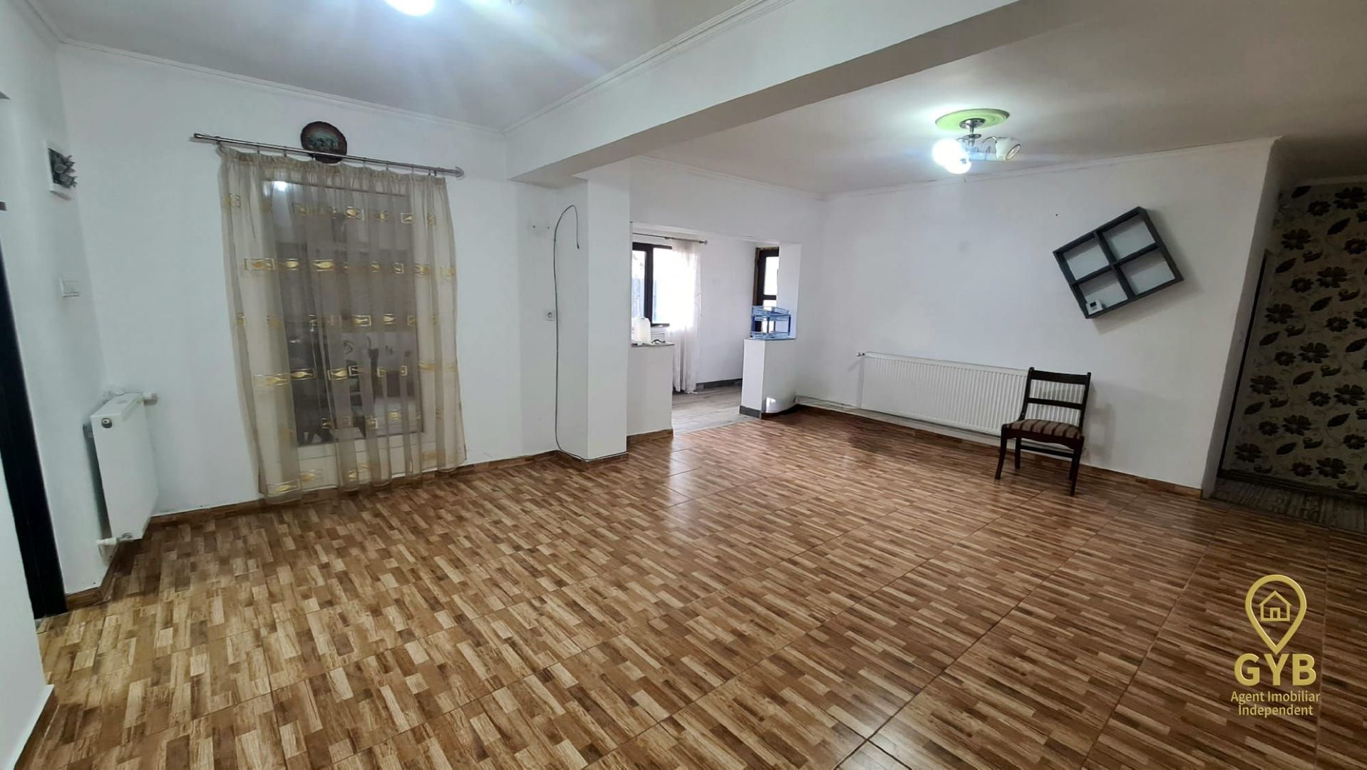 Casă de vânzare – zonă centrală, Strada Primăriei, constructie 2016 - Poză 2