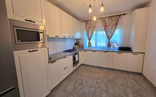 Casă individuală de vânzare în Valea Adâncă, zona 5 Drumuri – 560 mp teren, 176,63 mp construit - Poză 3