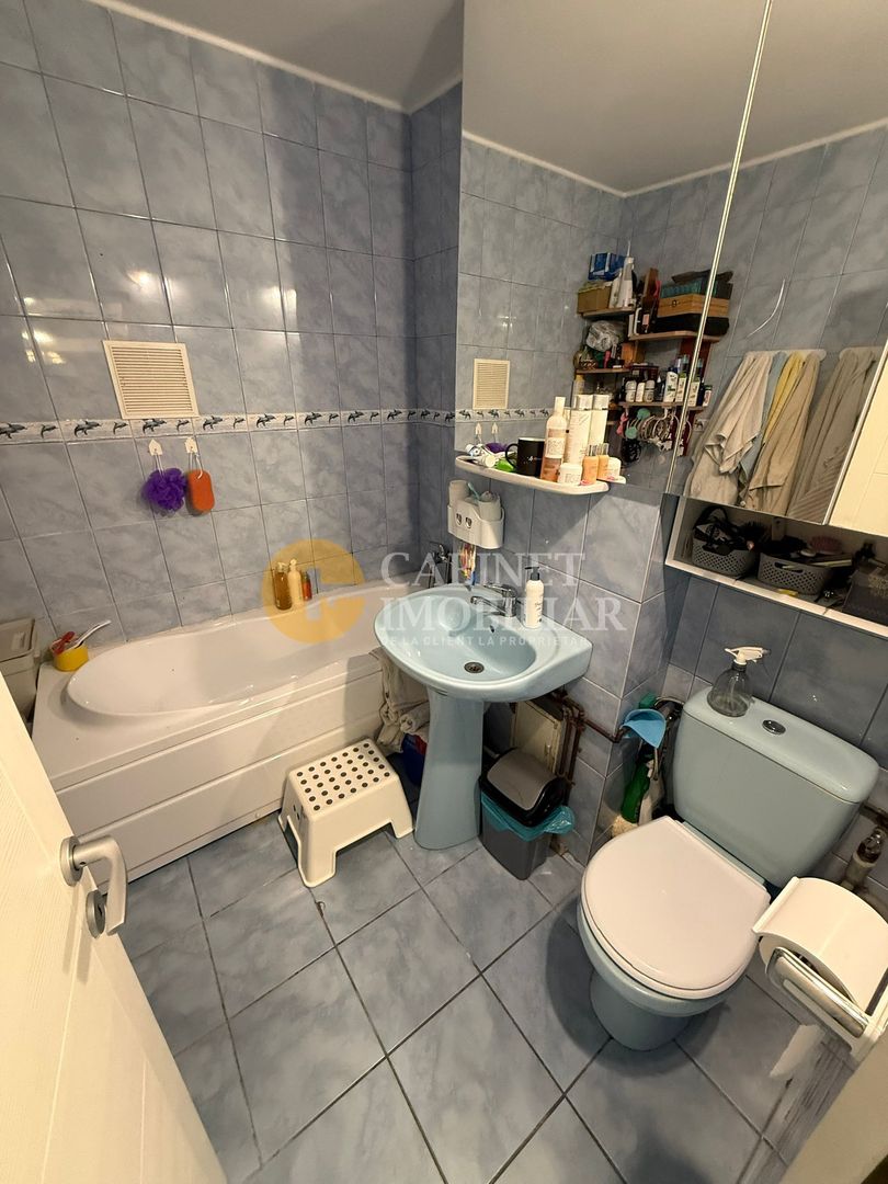 3 Camere Decomandat - Etaj 2  - Zona Galata/ Biserica Galbena - Poză 4