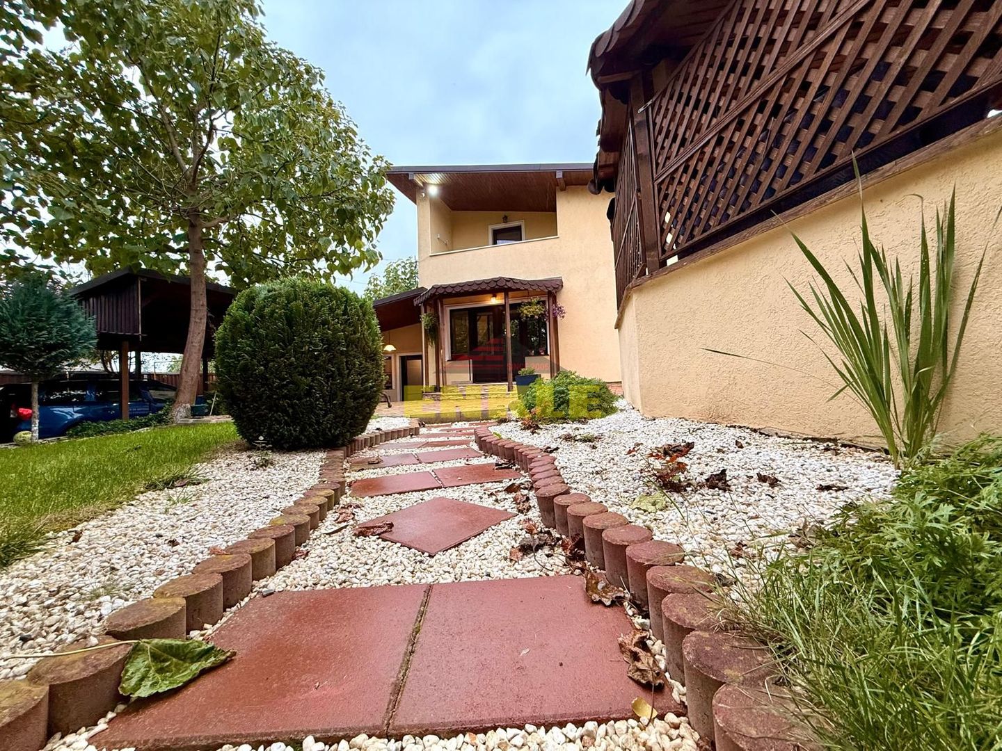 Casă de vânzare  P+M– 163 mp utili, teren 544 mp. - Poză 1