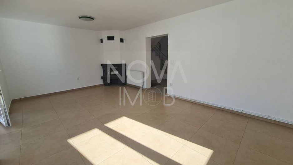 Casa tip duplex de inchiriat - nemobilata, zona Brana - Selimbar - Poză 14