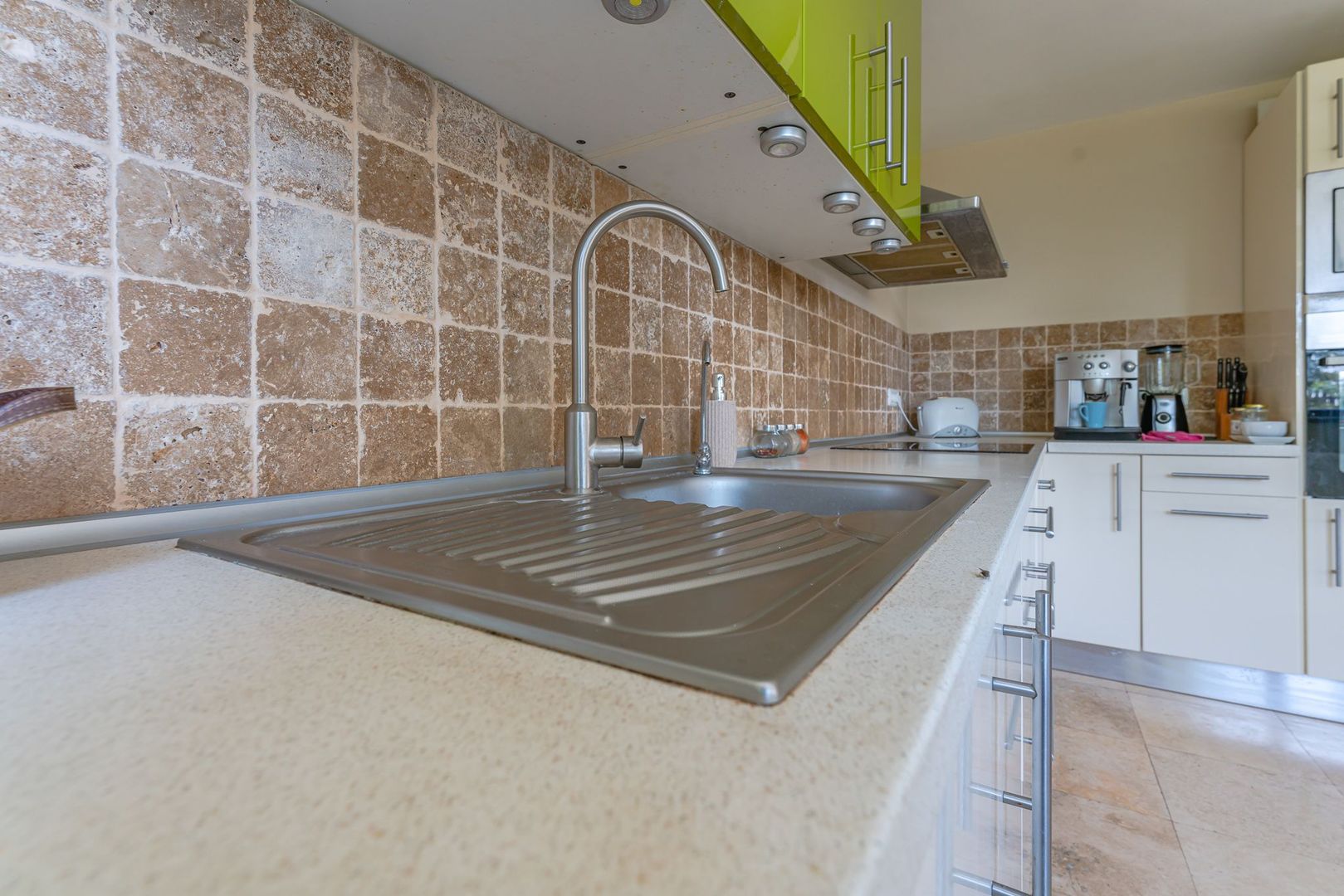 Casa individuala formata din living si 4 dormitoare in Halchiu - Poză 9