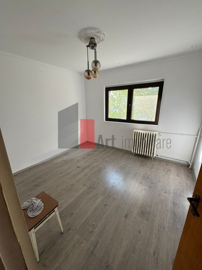 De vânzare – Apartament 3 camere, Sector 4 - Poză 1