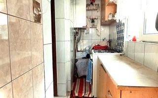 Vanzare casa 6 camere, 3 bai, 3 bucatarii, 2 centrale,  curte individu - Poză 18