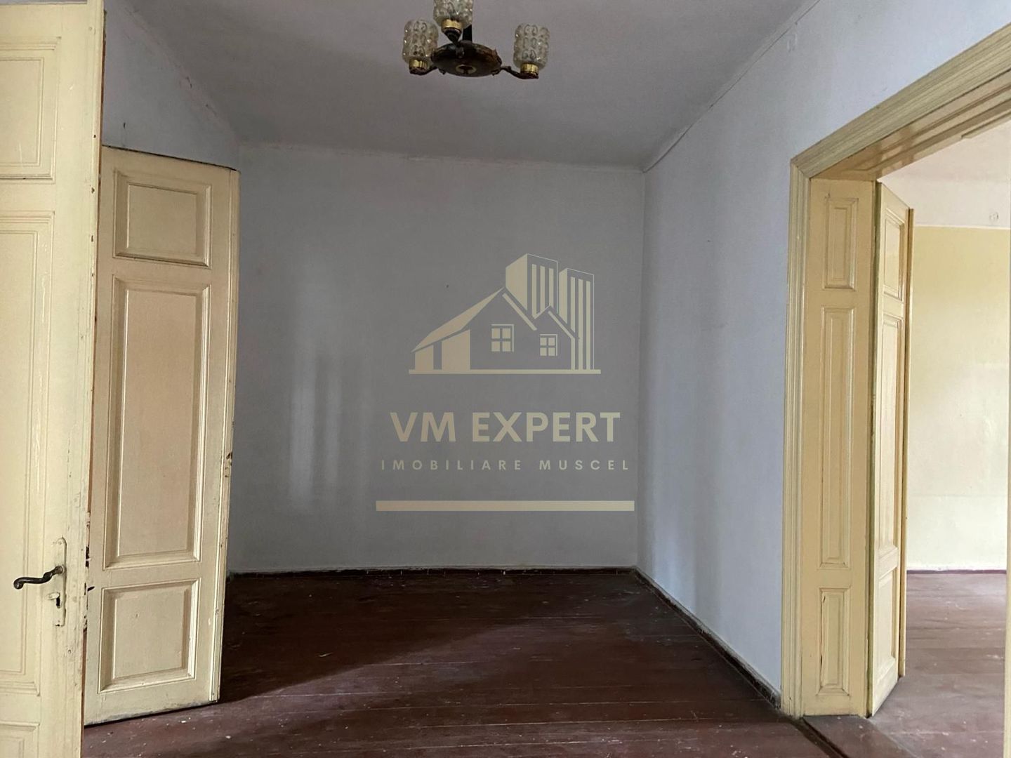 VILA 7 CAMERE, TEREN 337 MP, CENTRU CAMPULUNG - Poză 3