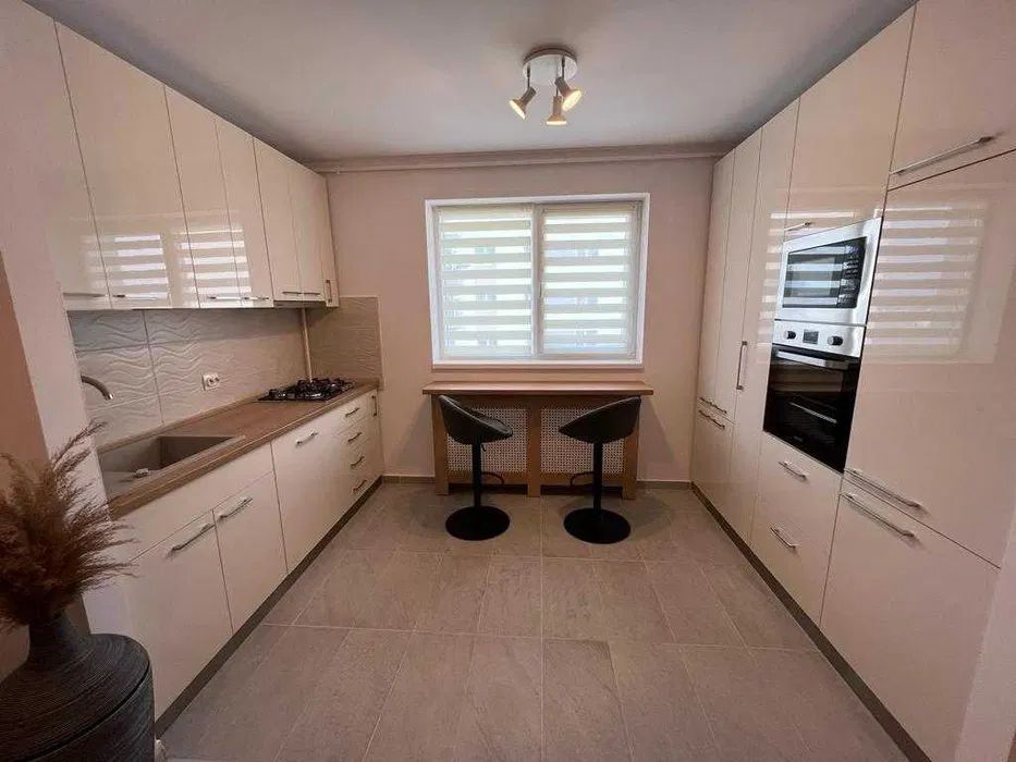 Apartament 2 camere cu centrală proprie și parcare - Poză 4