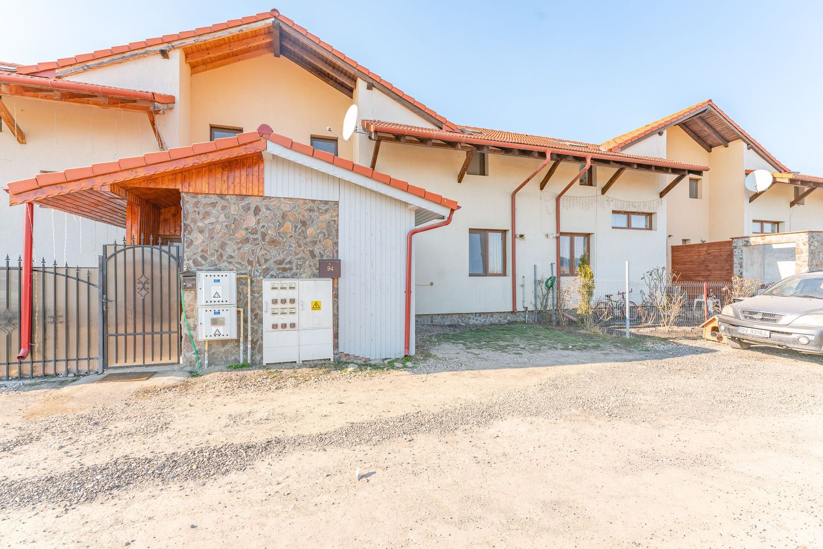 Casa insiruita compusa din 4 camere in Sanpetru - Poză 23