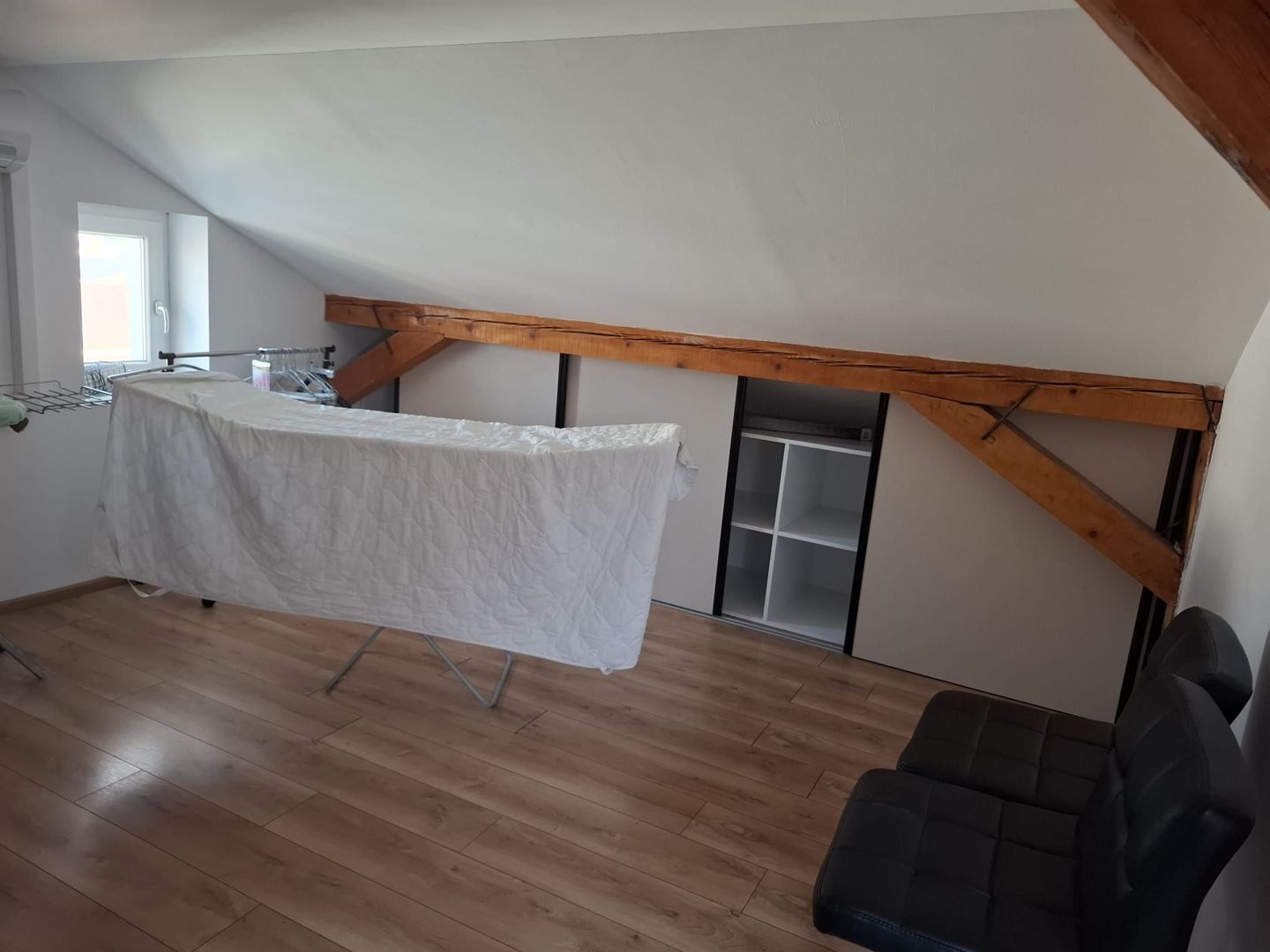 Apartament doua camere + mansarda, Selimbar, str. Brana - Poză 9