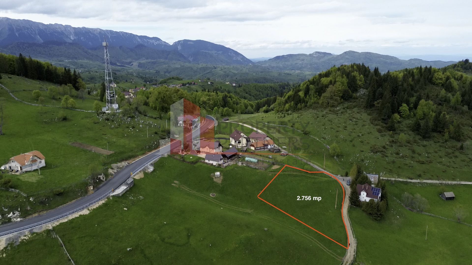 Teren Fundata cu vedere la muntii Bucegi - Poză 3