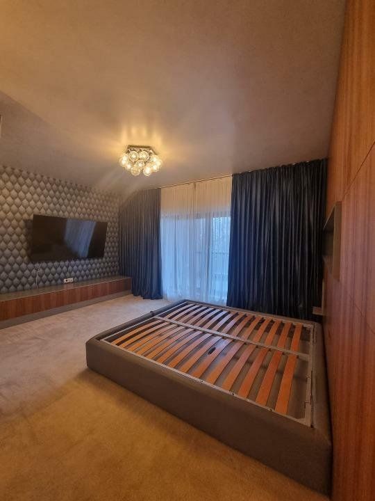 Apartament 6 camere, gradina privata - Poză 13