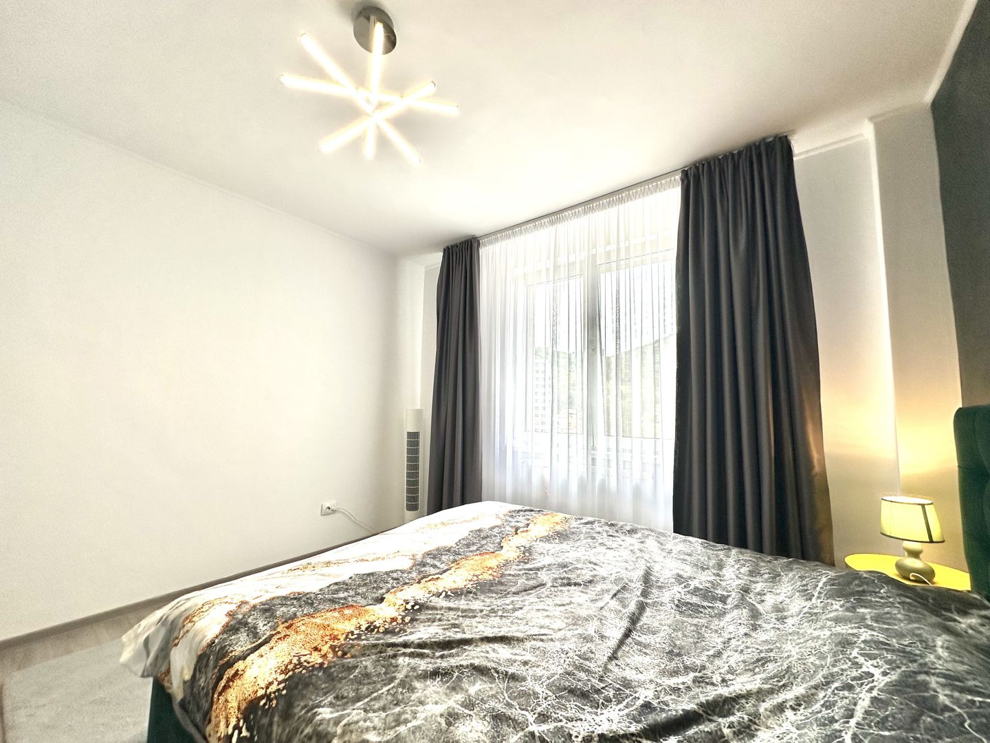 Vânzare apartament 3 camere mobilat,  parcare inclusă , Cartier Noua - Poză 7
