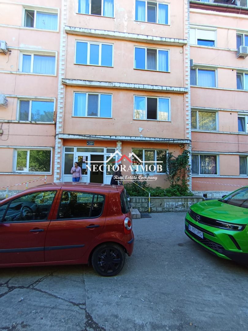 Garsoniera SPLAIUL CRISANEI Str. Poienitei 21mp in blocul portocaliu - Poză 7