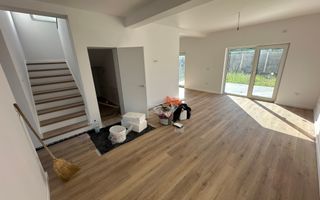 Duplex despartit prin spatiu tehnic - Poză 1