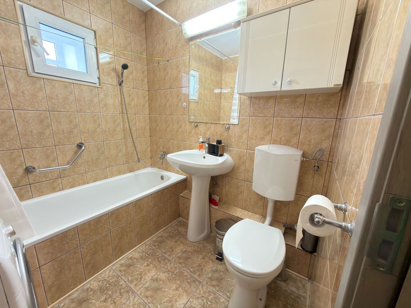 COMISION 0| 2 camere | Centrala proprie| Mega mall - Poză 4