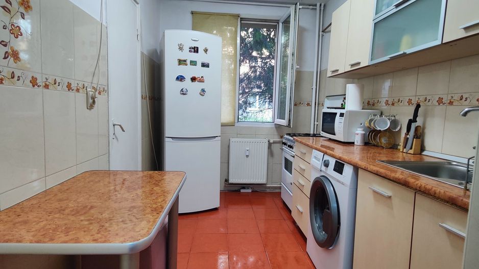 Apartament 3 camere de vânzare Drumul Taberei - Poză 6