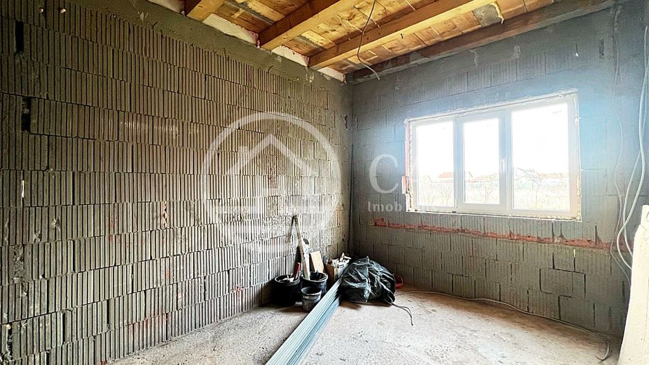 Casa de vanzare cu 3 camere in Girisu de Cris, Bihor - Poză 8