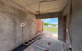 Eleganță și natură: vilă urbană exclusivistă în Tunari - Poză 12