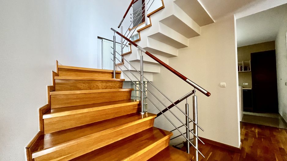 Casa spațioasă și primitoare cu garaj dublu, în Braytim – Soarelui - Poză 13