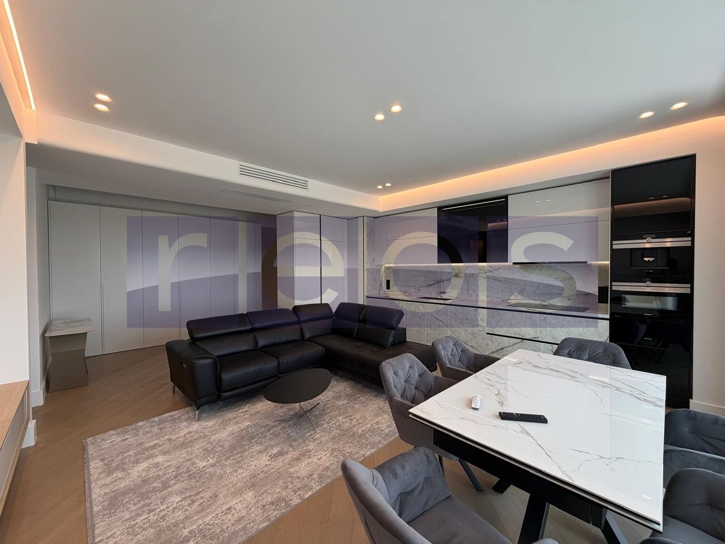 VANZARE APARTAMENT 101MP | 3 CAMERE | MOBILAT-UTILAT LUX | TERASA 26MP - Poză 7